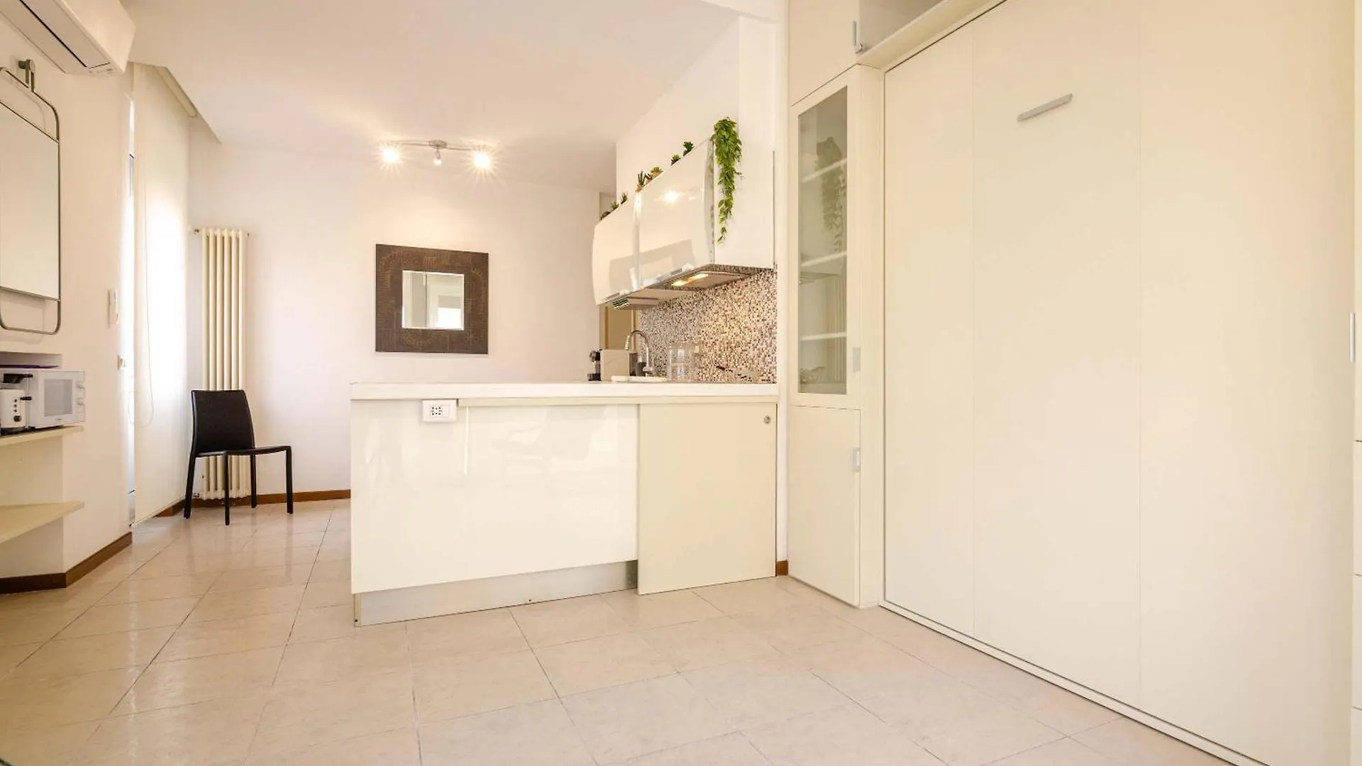 Large And Bright Studio In The Heart Of Bologna