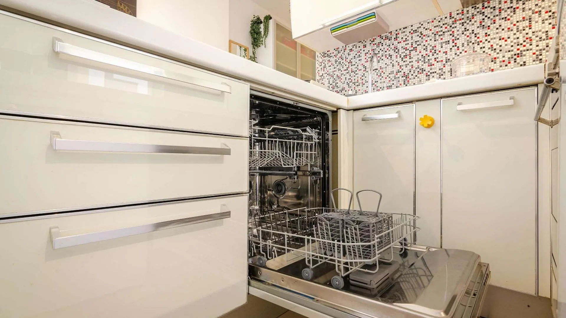 Large And Bright Studio In The Heart Of Bologna Italy