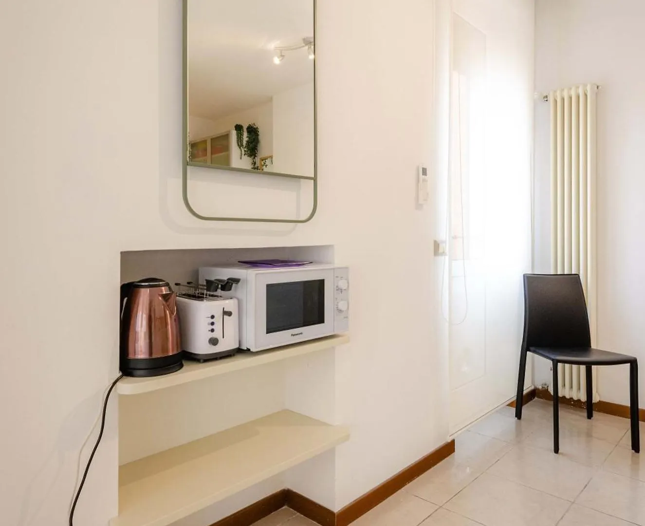 Large And Bright Studio In The Heart Of Bologna Apartment