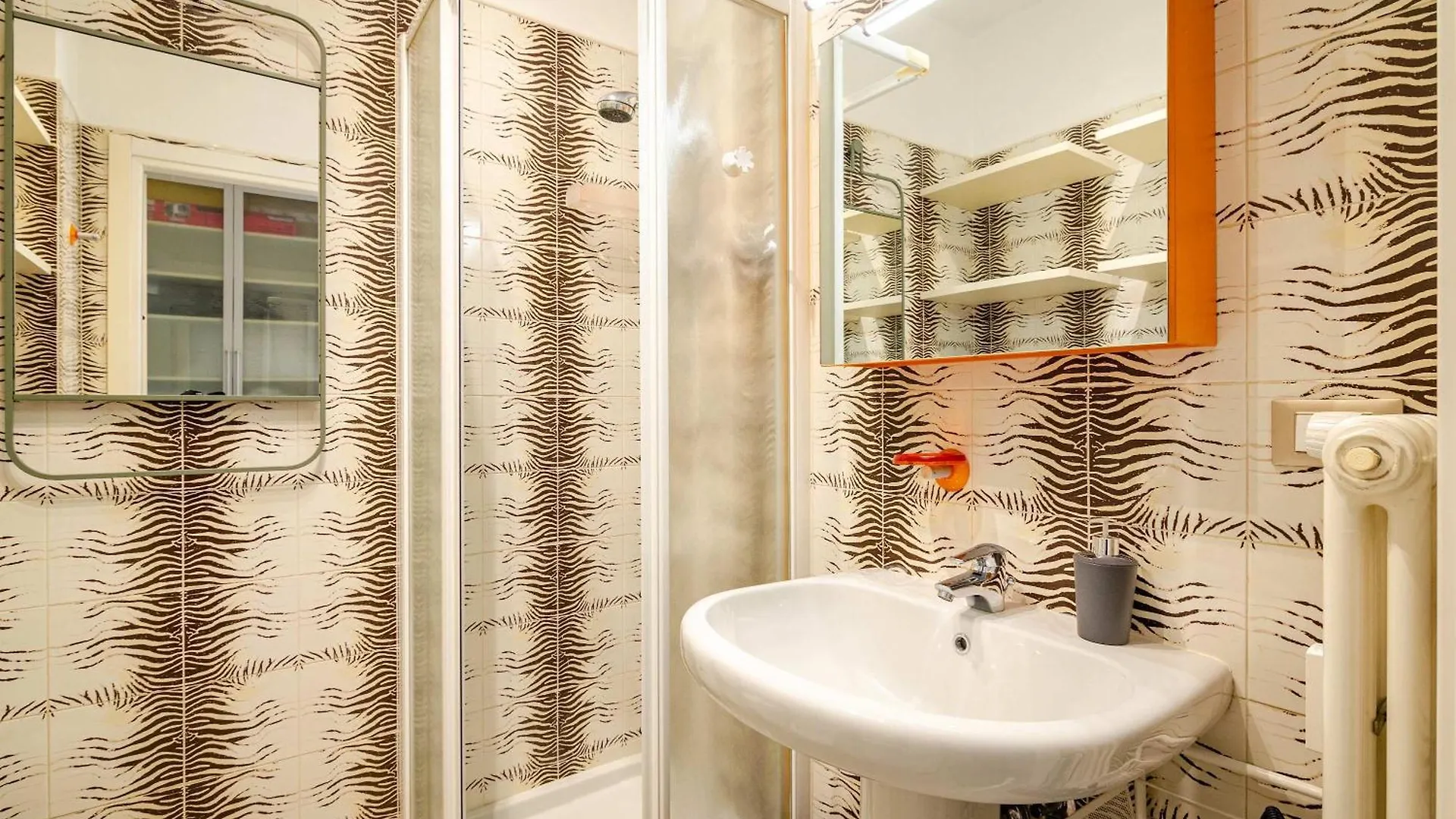 Large And Bright Studio In The Heart Of Bologna
