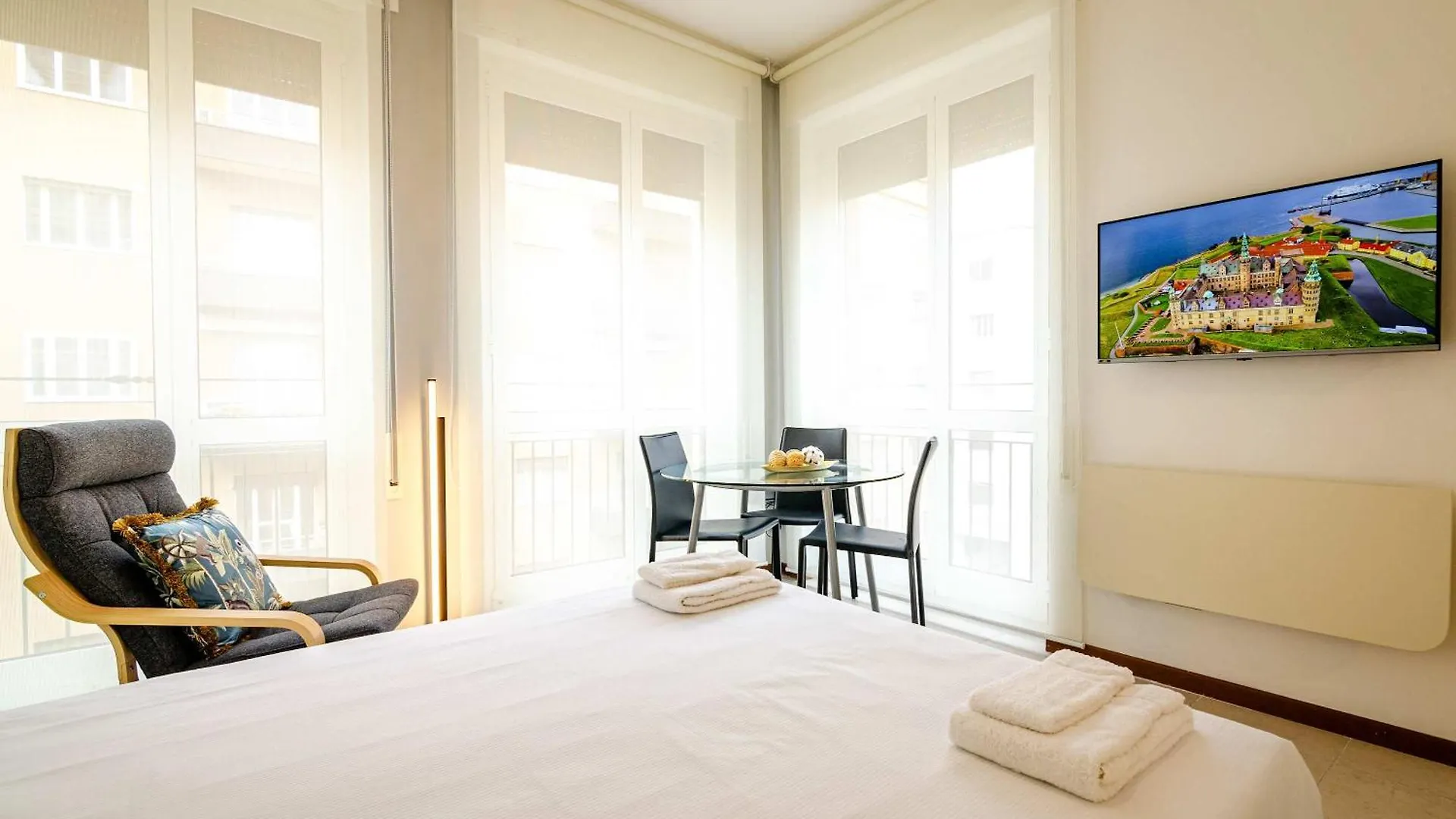 Large And Bright Studio In The Heart Of Bologna