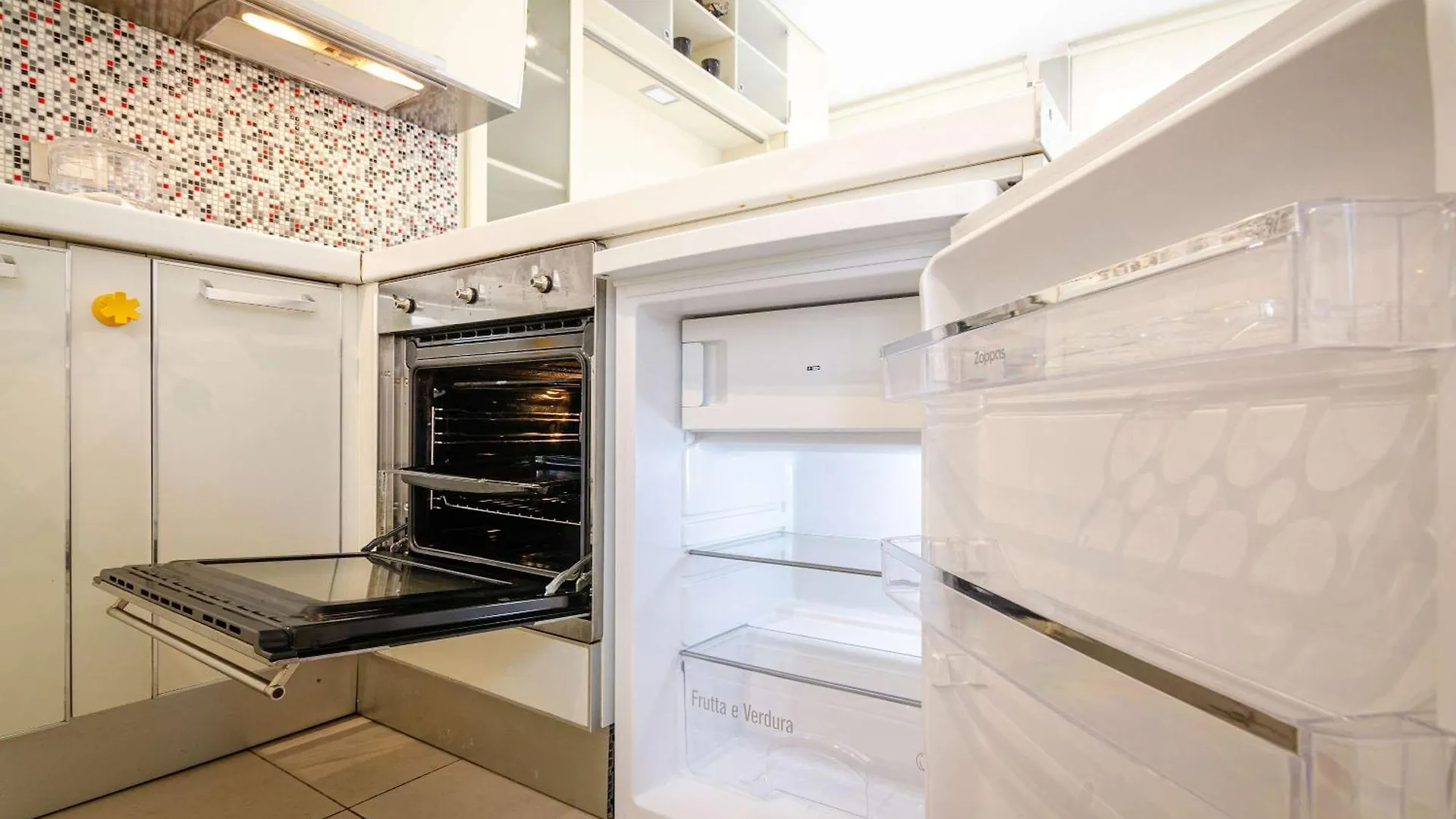 Apartament Large And Bright Studio In The Heart Of Bolonia